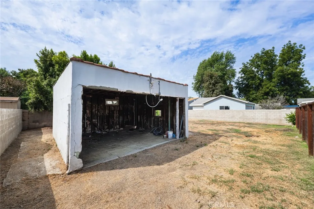 main property photo 33