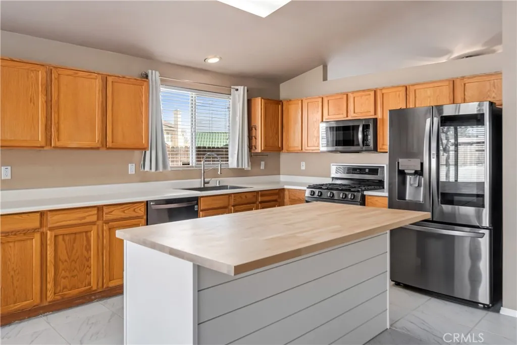 main property photo 10