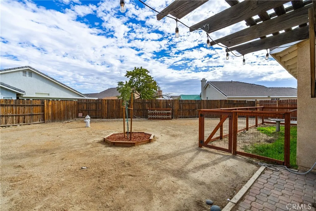 main property photo 37