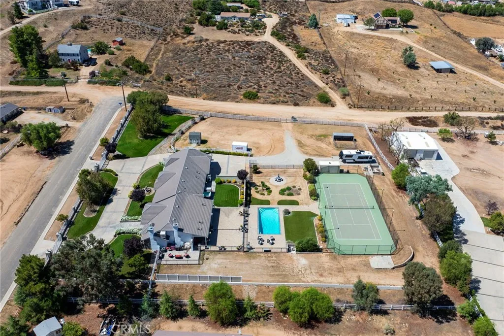 main property photo 4