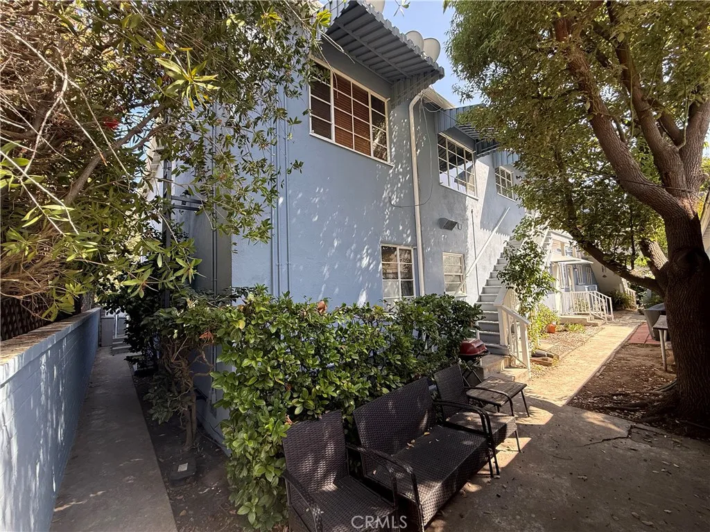 main property photo 10