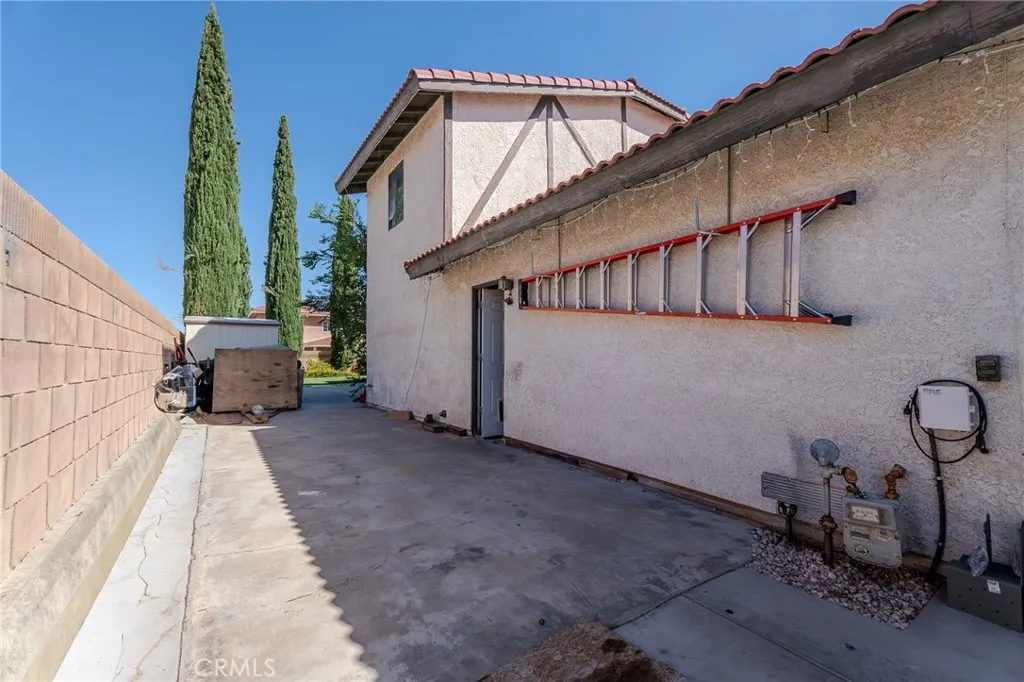 main property photo 8