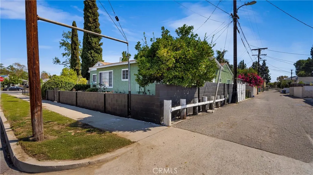 main property photo 30