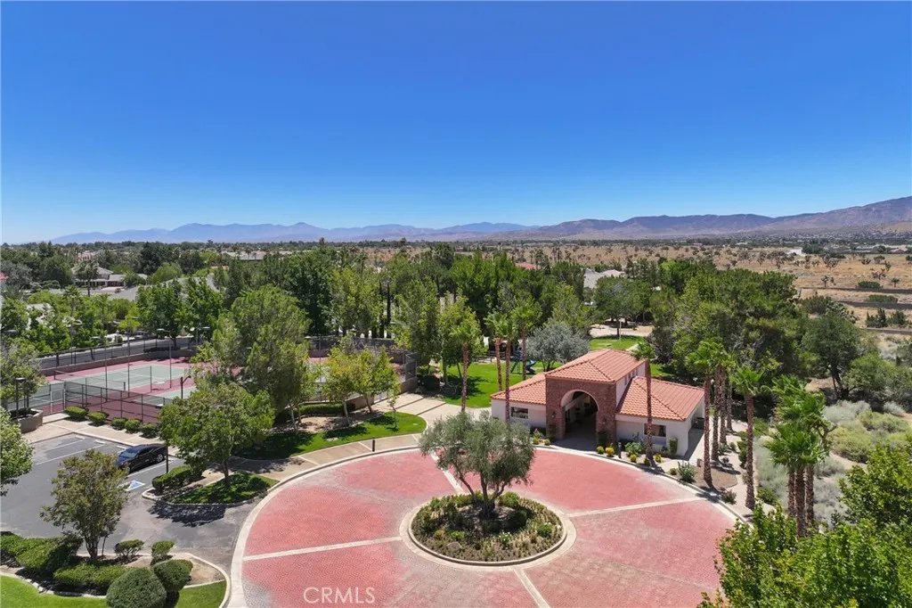main property photo 10