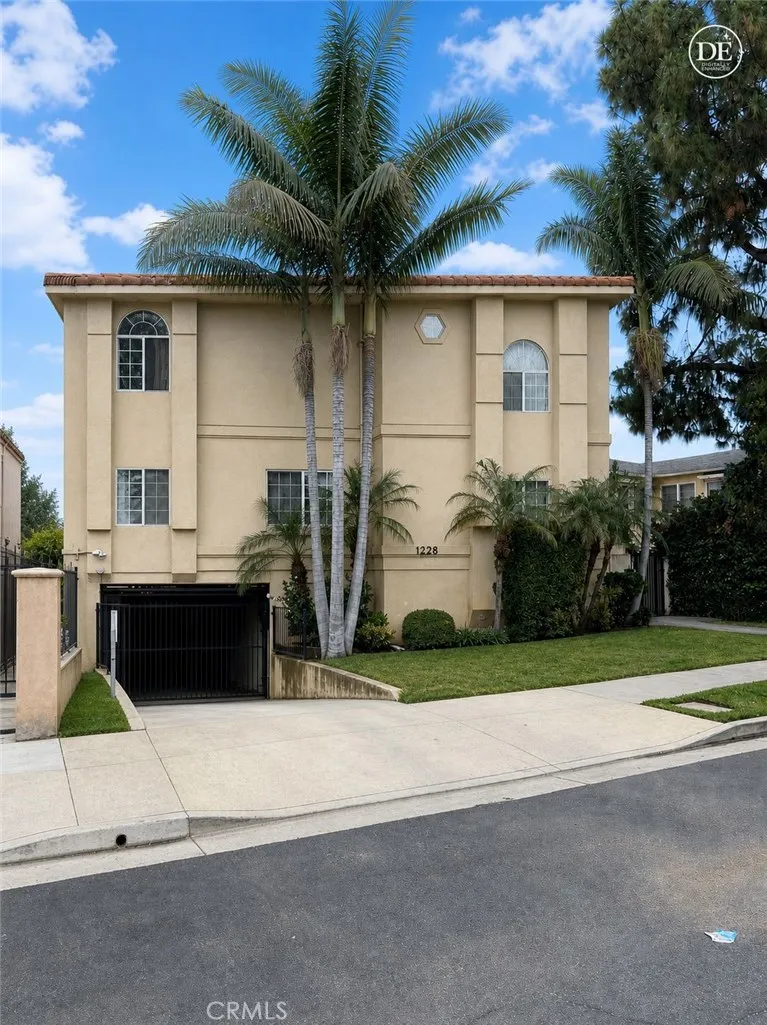 main property photo 0