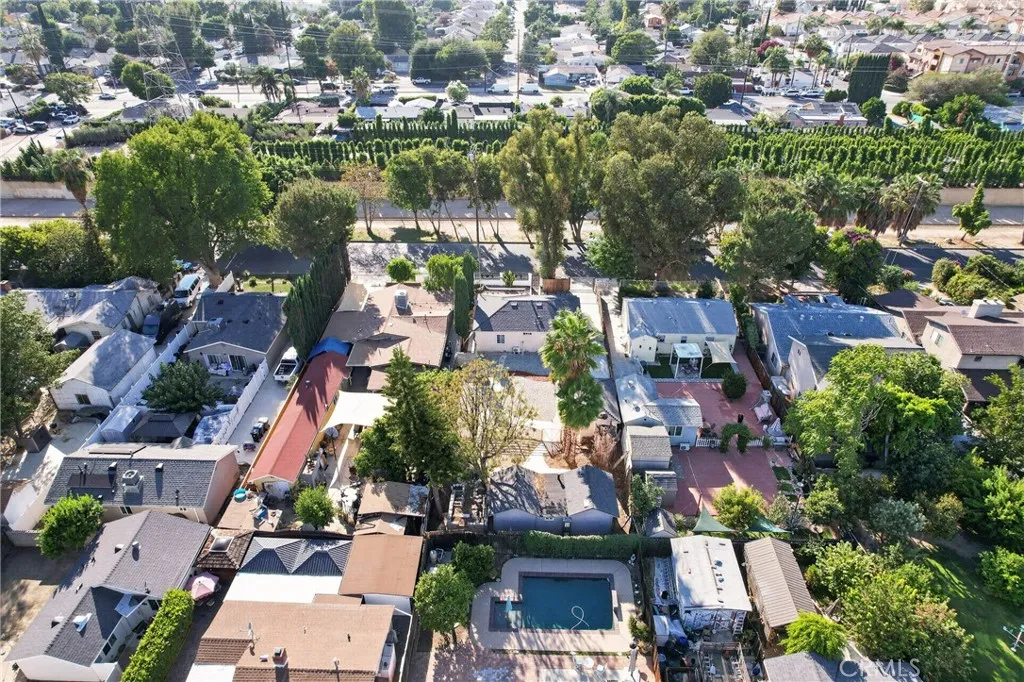 main property photo 48