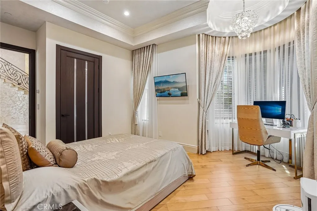 main property photo 18