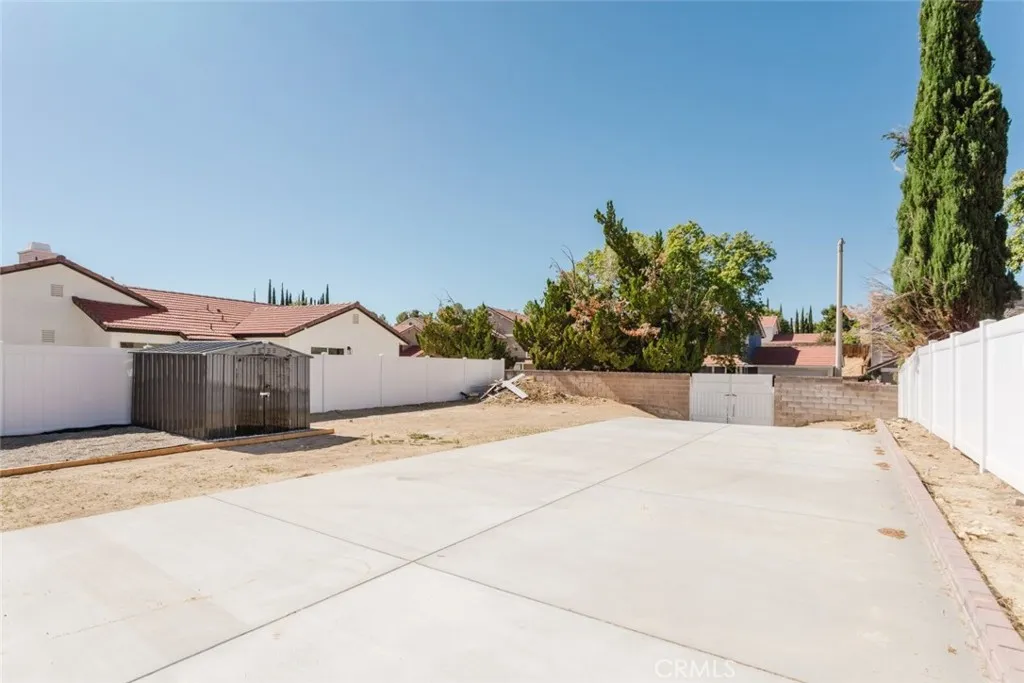 main property photo 43
