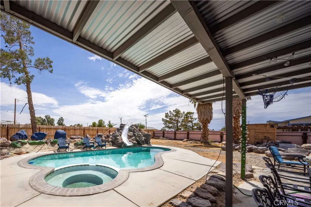 main property photo 28