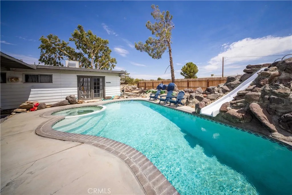 main property photo 30