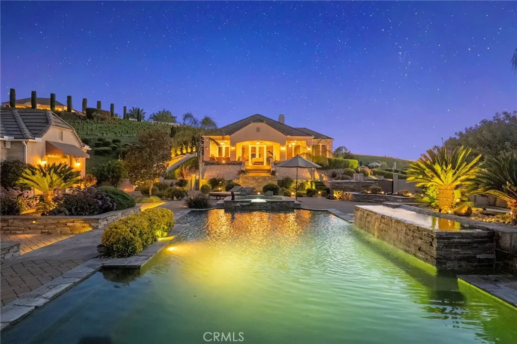 main property photo 8
