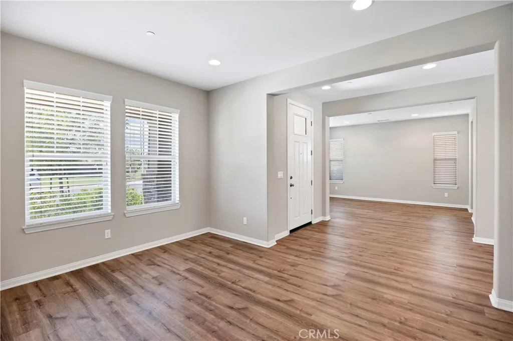 property viewer photo 7