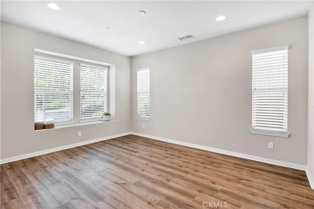property viewer photo 8