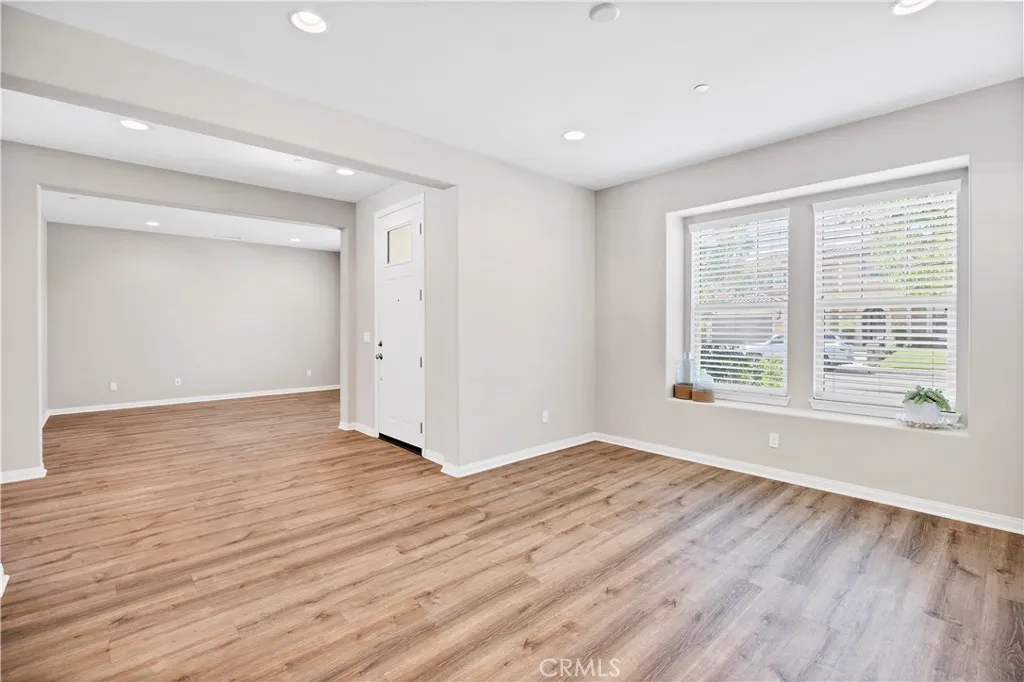 property viewer photo 9