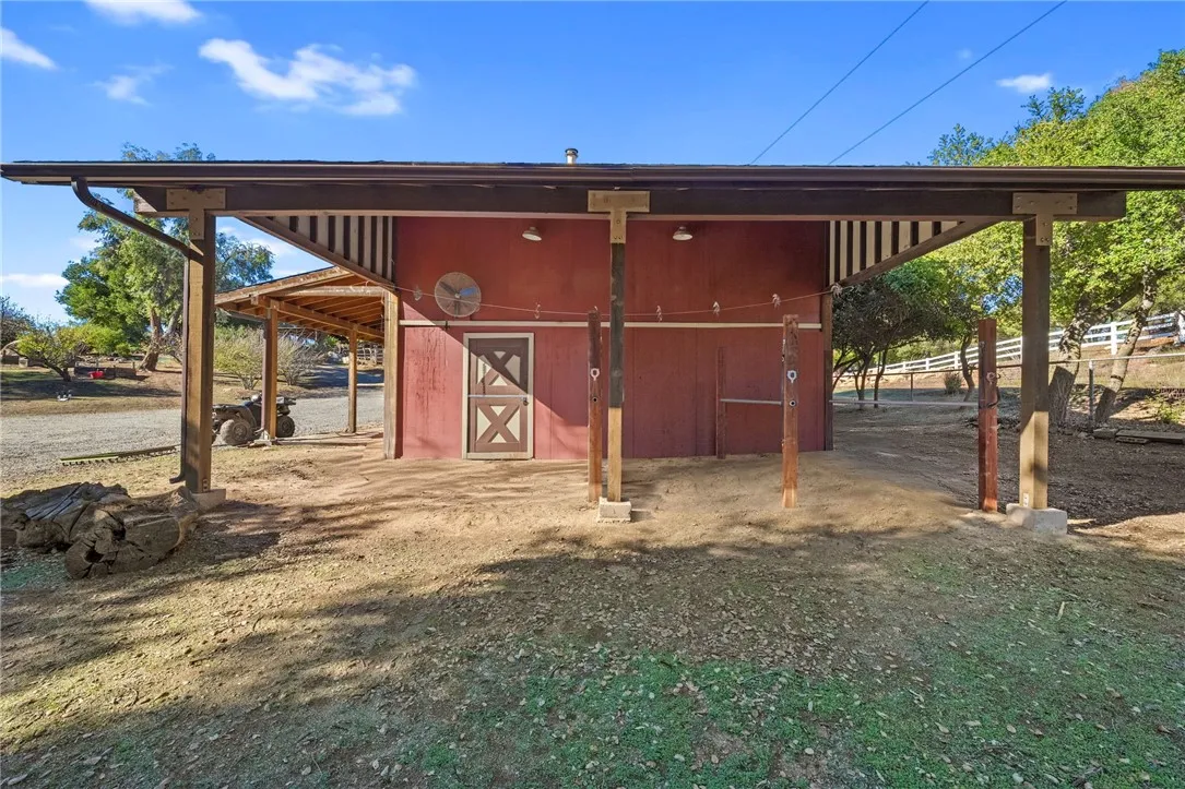 main property photo 41