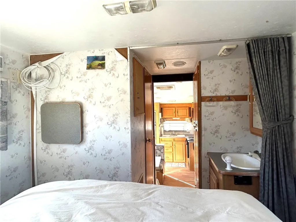 main property photo 59