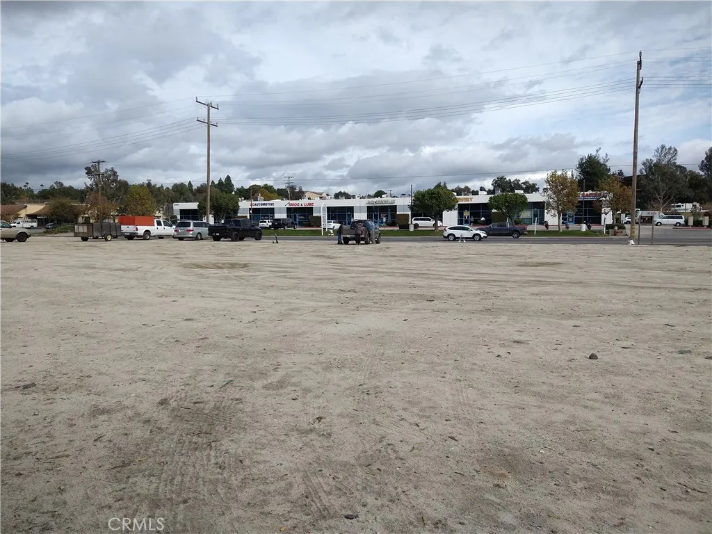 main property photo 5
