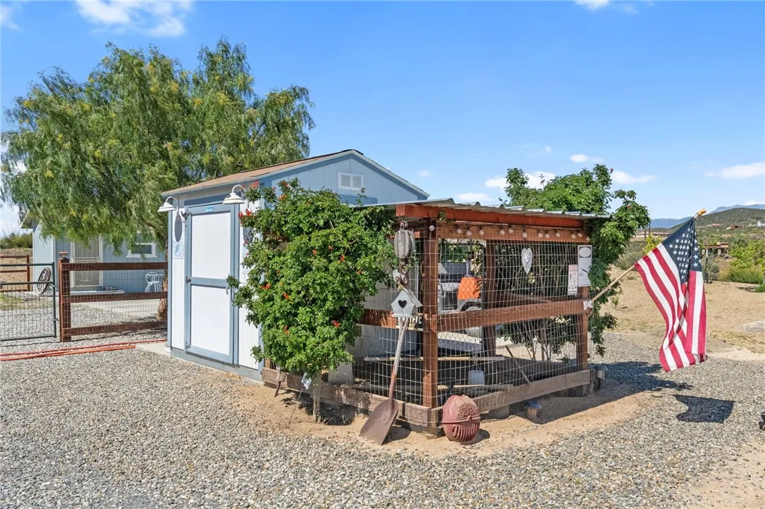 main property photo 30