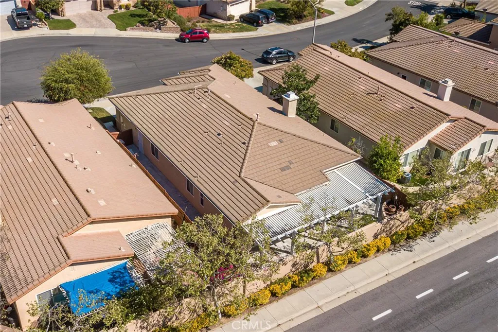 main property photo 40