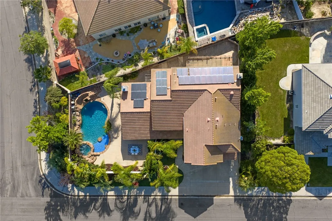 main property photo 9