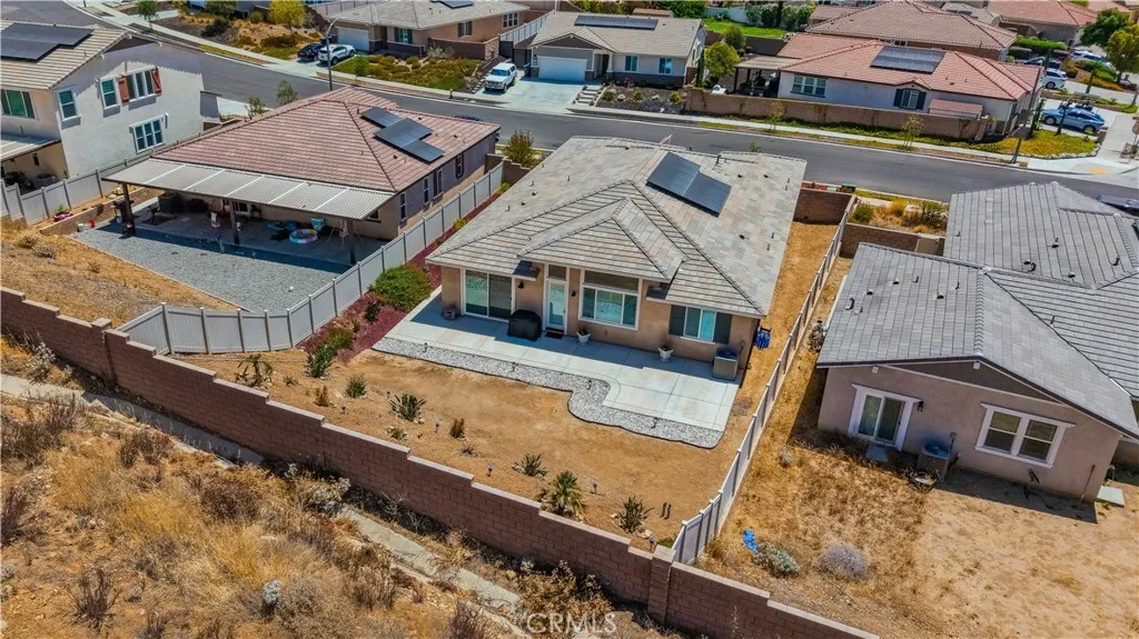 main property photo 40