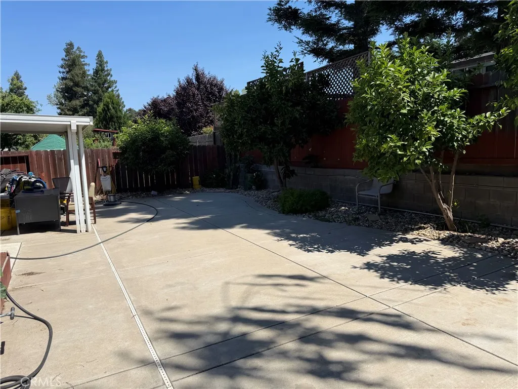 main property photo 8