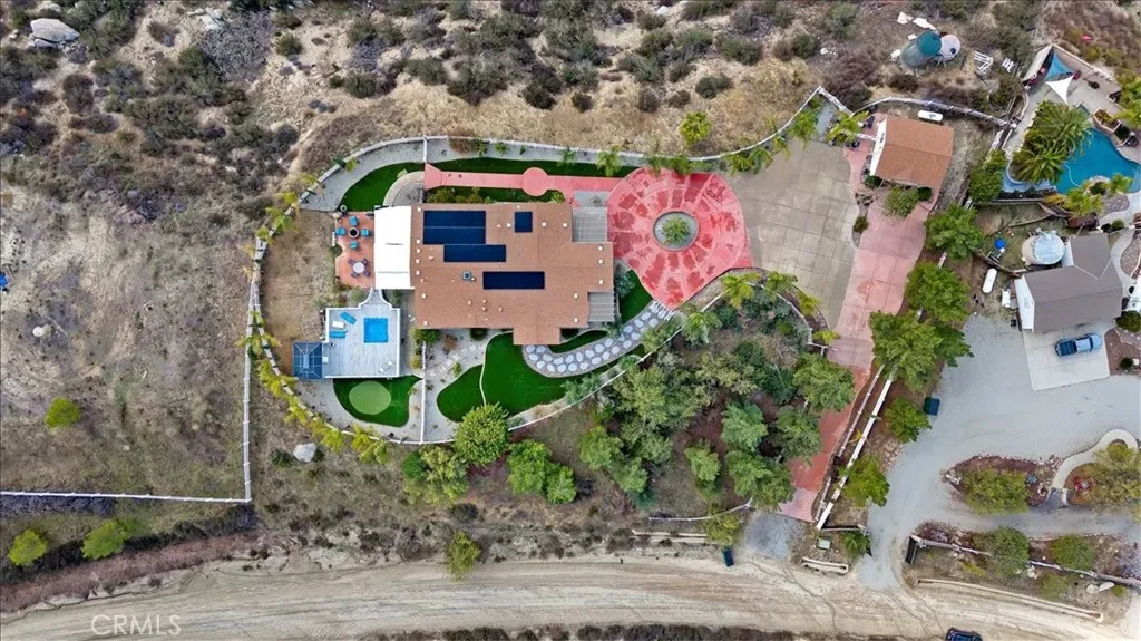 main property photo 10