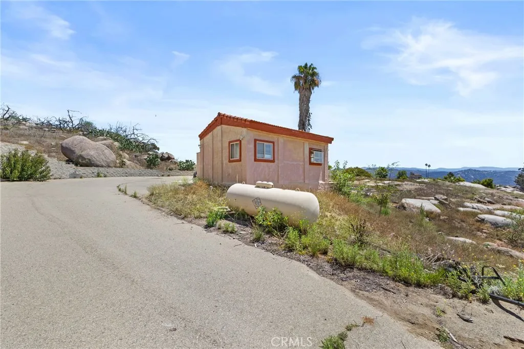 main property photo 16