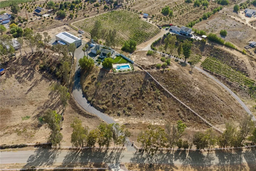 main property photo 9
