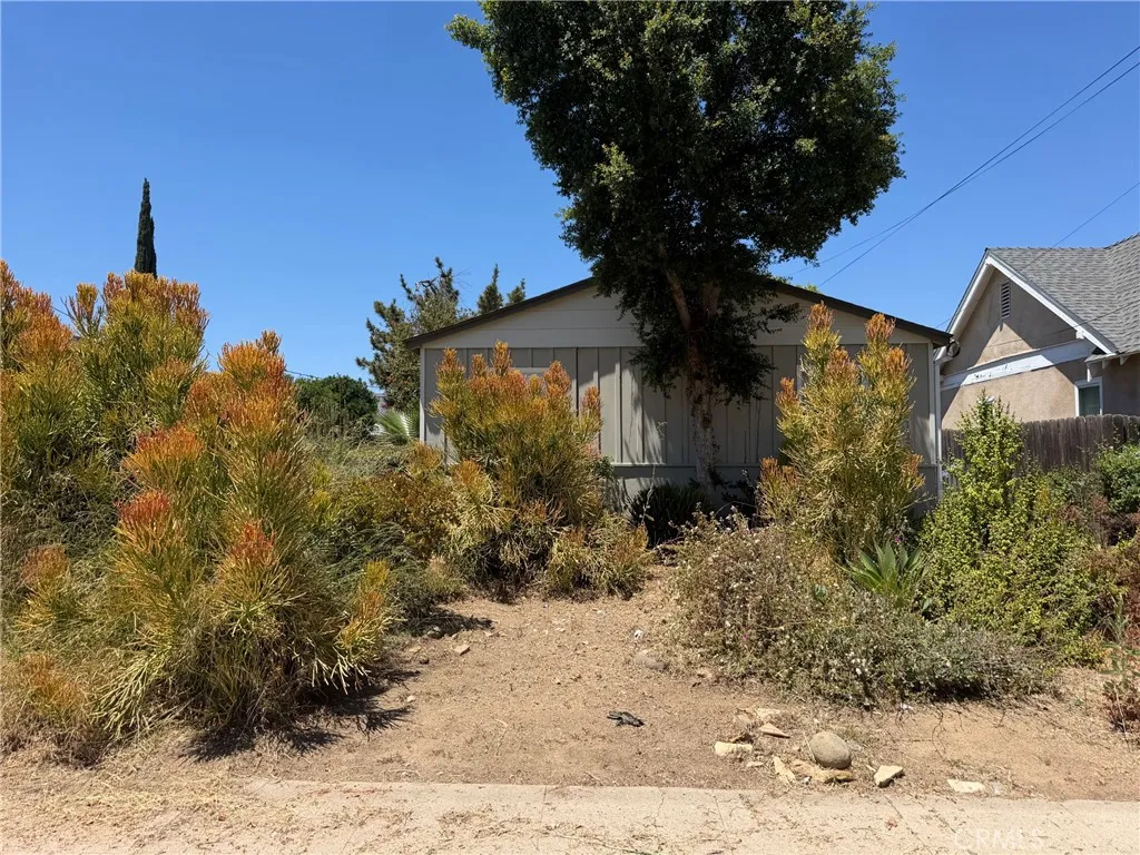 main property photo 9
