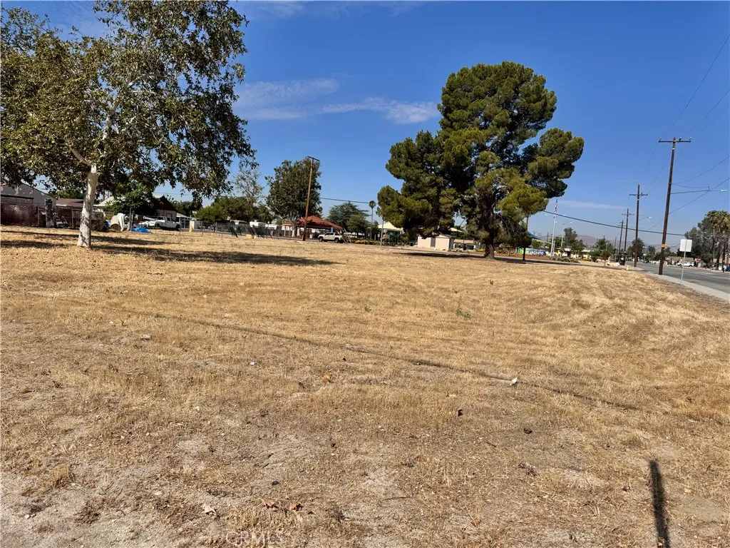 main property photo 12