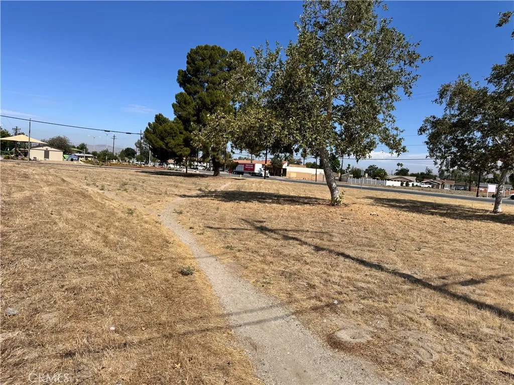 main property photo 17