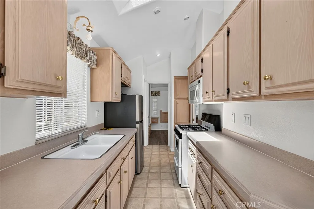 main property photo 58