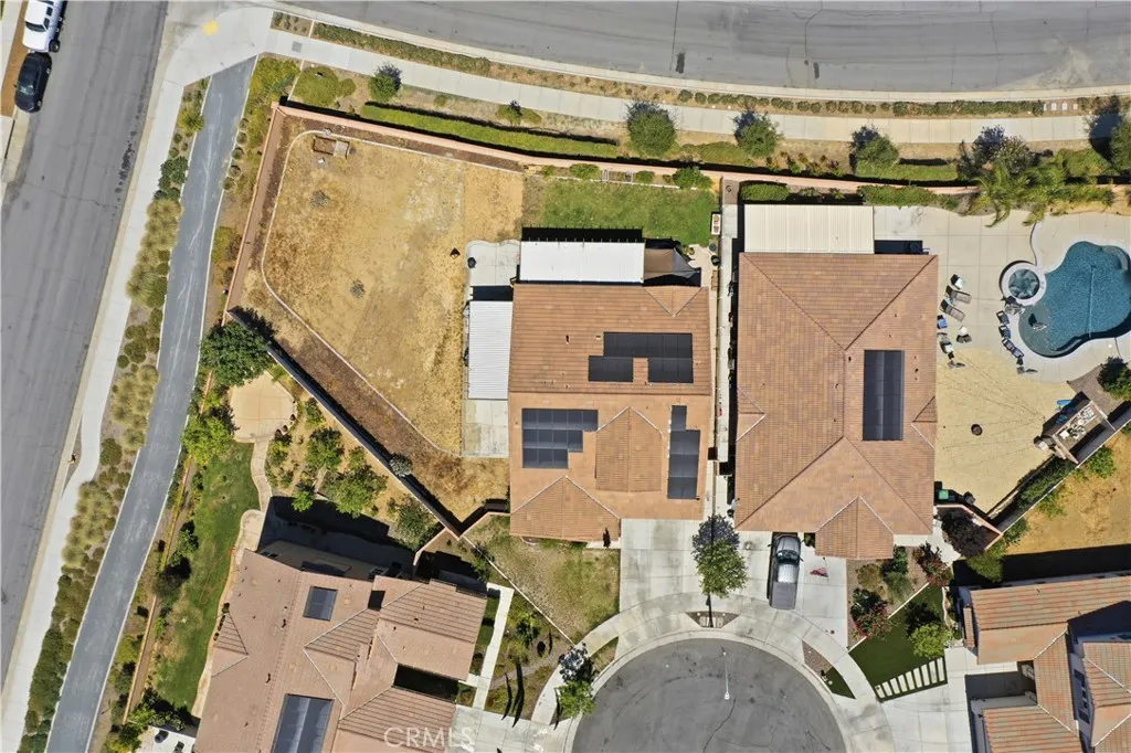 main property photo 17