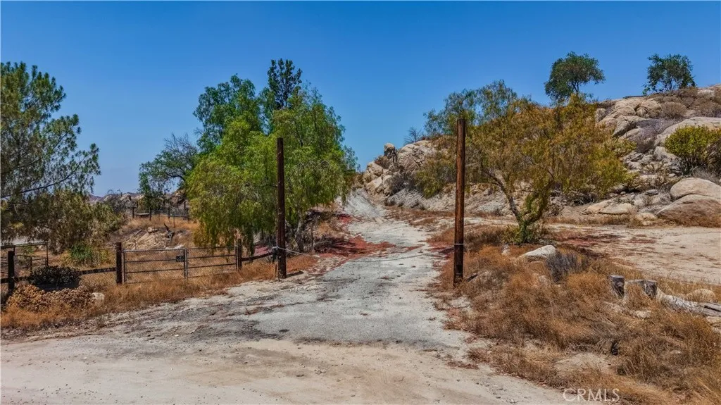 main property photo 23