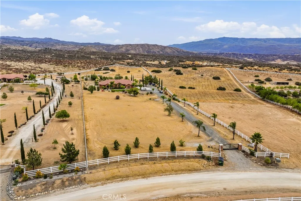 main property photo 40