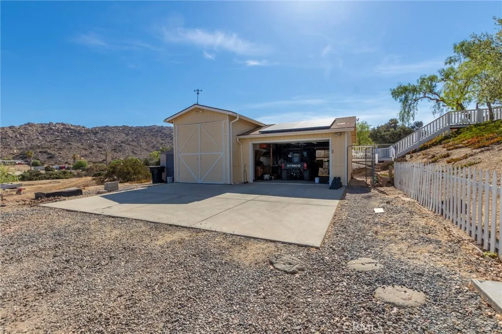 main property photo 32