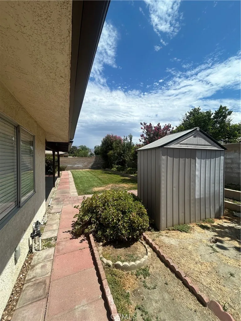 main property photo 40