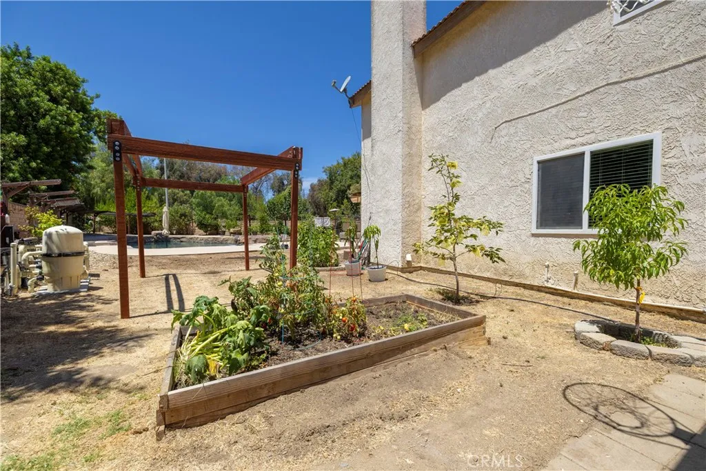 main property photo 10