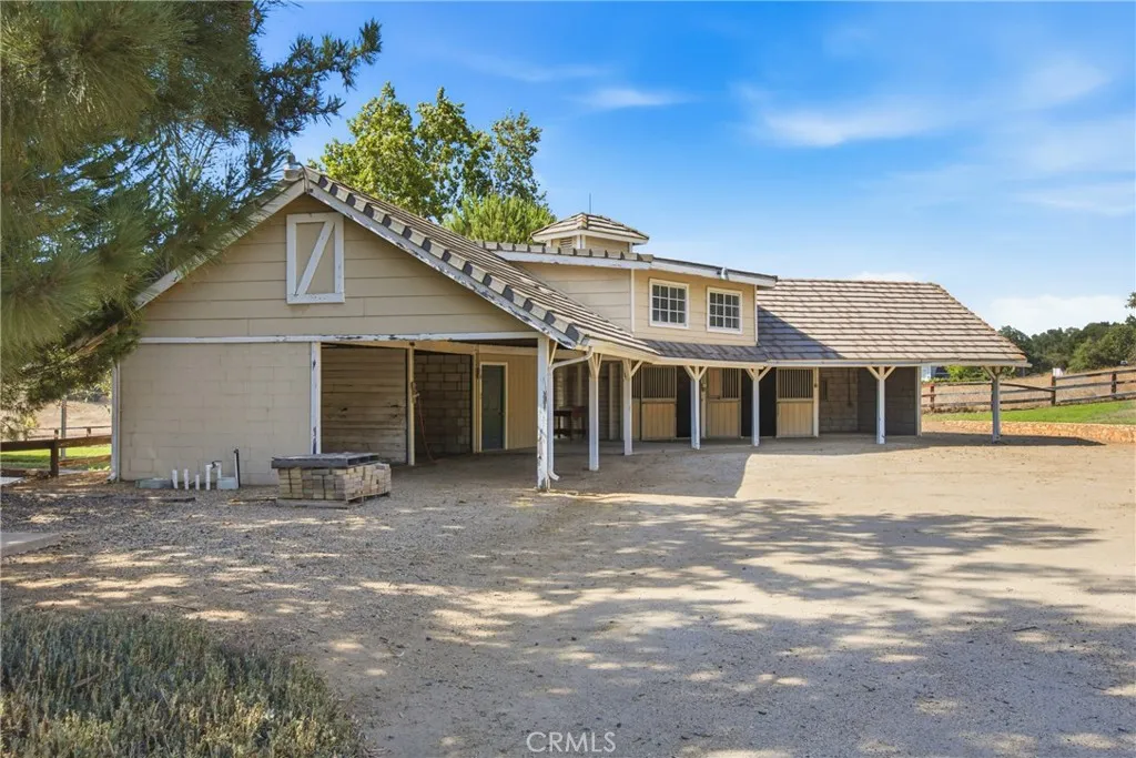 main property photo 11