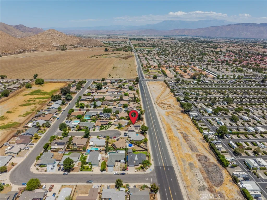 main property photo 32