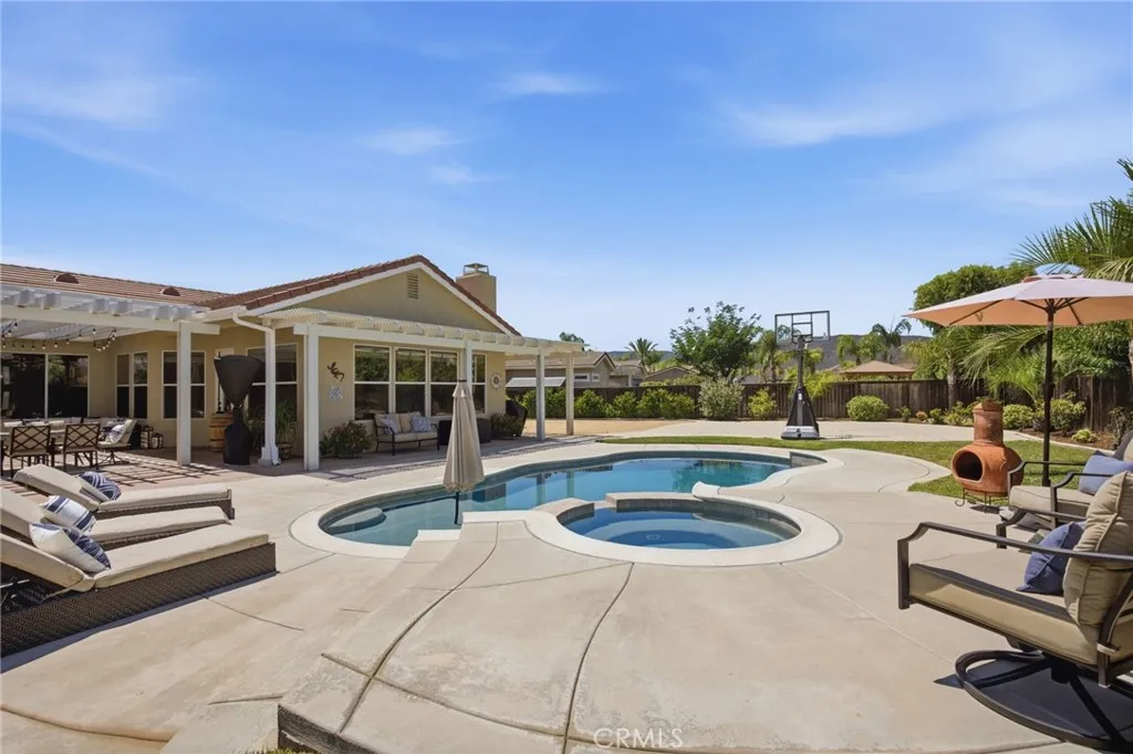 main property photo 14