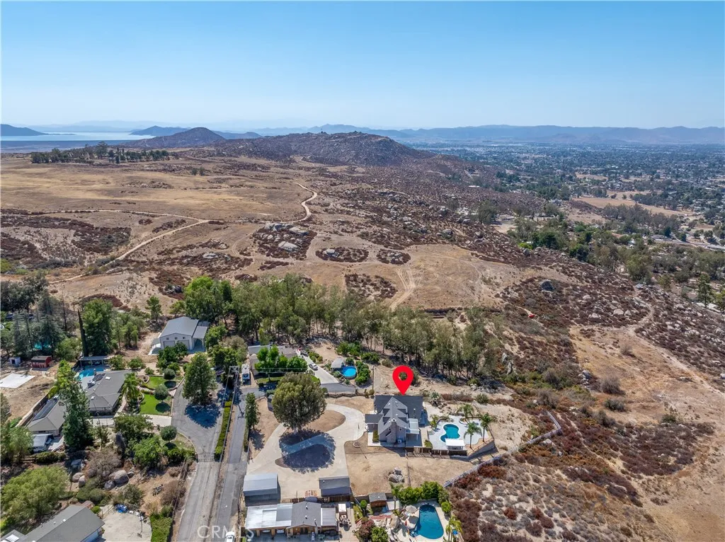 main property photo 51