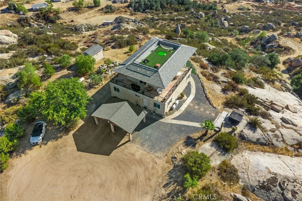 main property photo 12