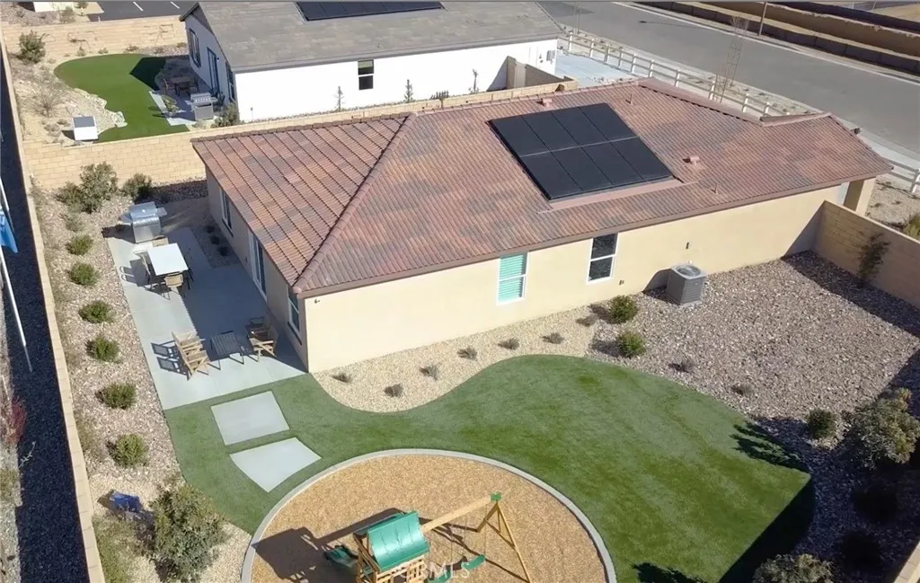 main property photo 19