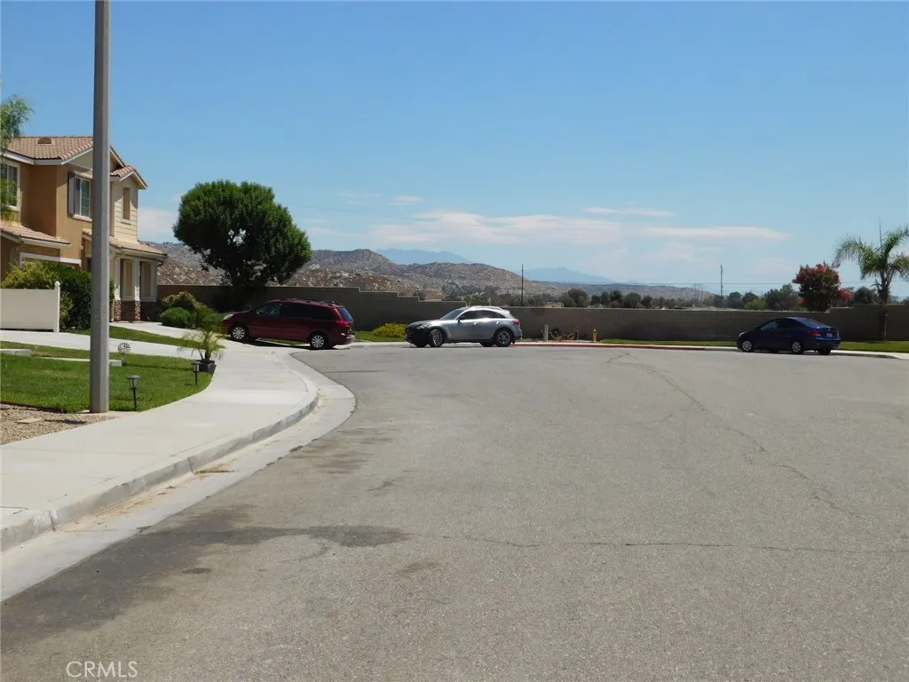 main property photo 9