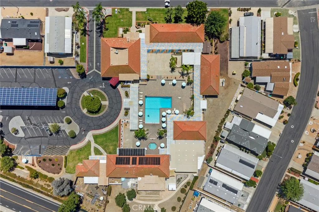 main property photo 36