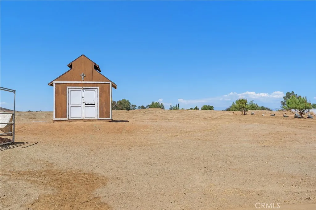 main property photo 40
