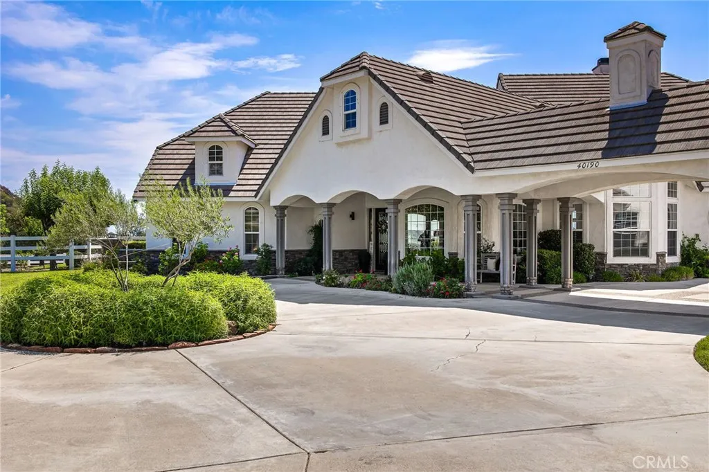 main property photo 4
