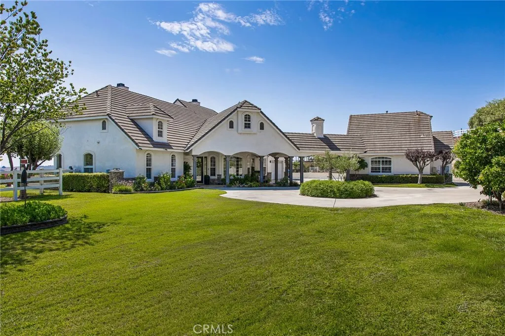 main property photo 5
